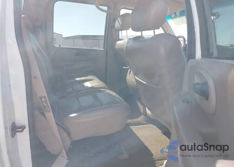 2002 Ford F-150 Lariat/Xlt z USA, uszkodzony, nr VIN 1FTRW07L52KD74438